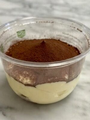Gemini_Generated_Image_6jumi46jumi46jum Tiramisù con pan di spagna e caffè decaffeinato