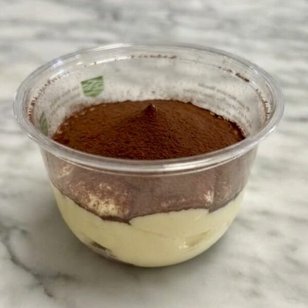 Gemini_Generated_Image_6jumi46jumi46jum Tiramisù con pan di spagna e caffè decaffeinato